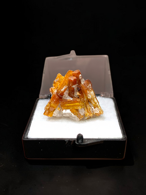 Vanadinite w/ Calcite, San Carlos, Mexico