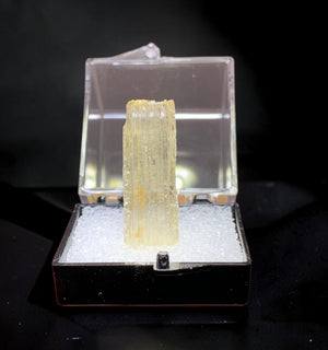 Scapolite, Aracruz, Brazil