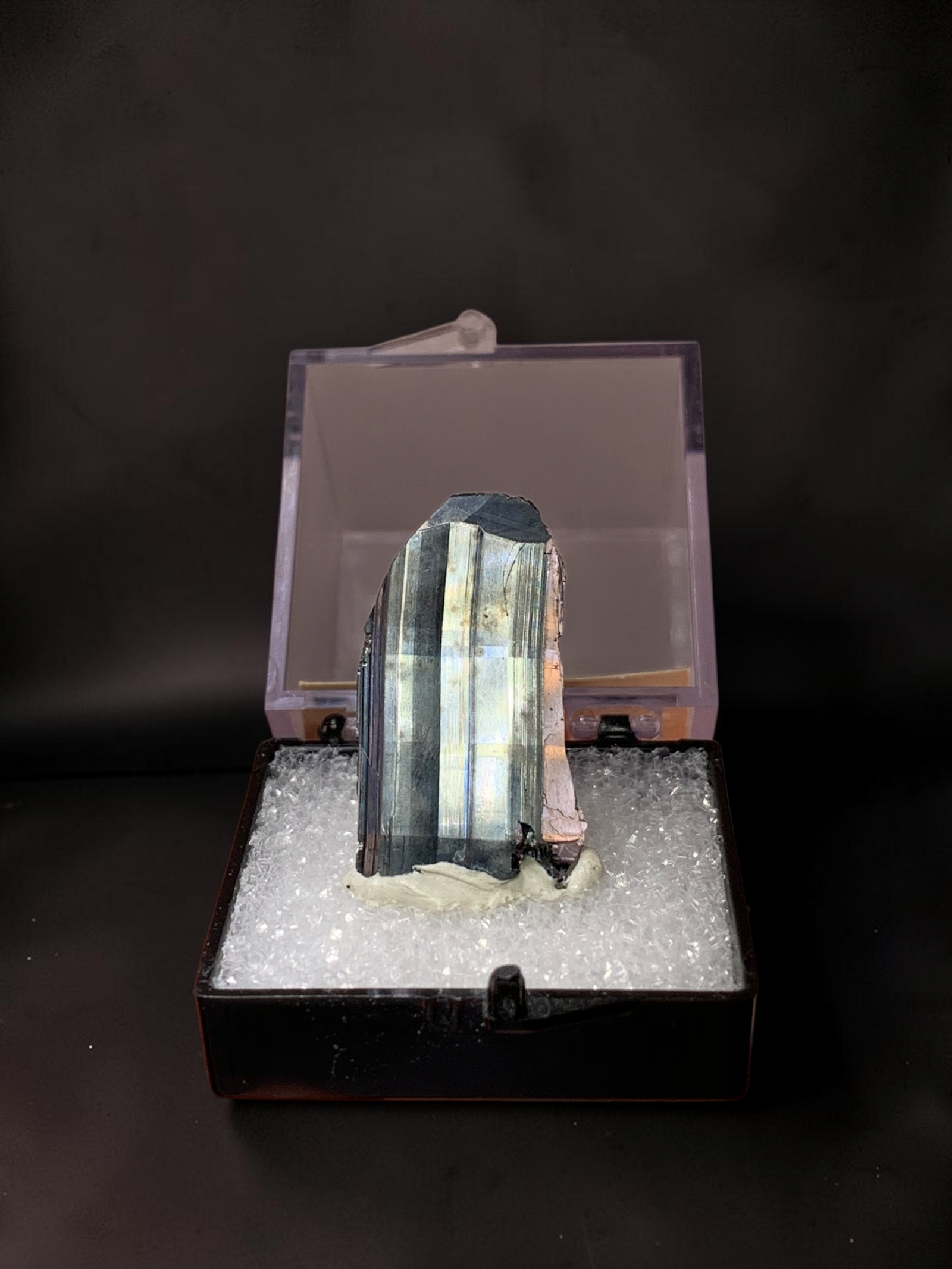Stibnite, Japan