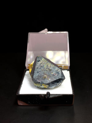 ILmenite w/ Hydrotalcite, Snarum, Norway