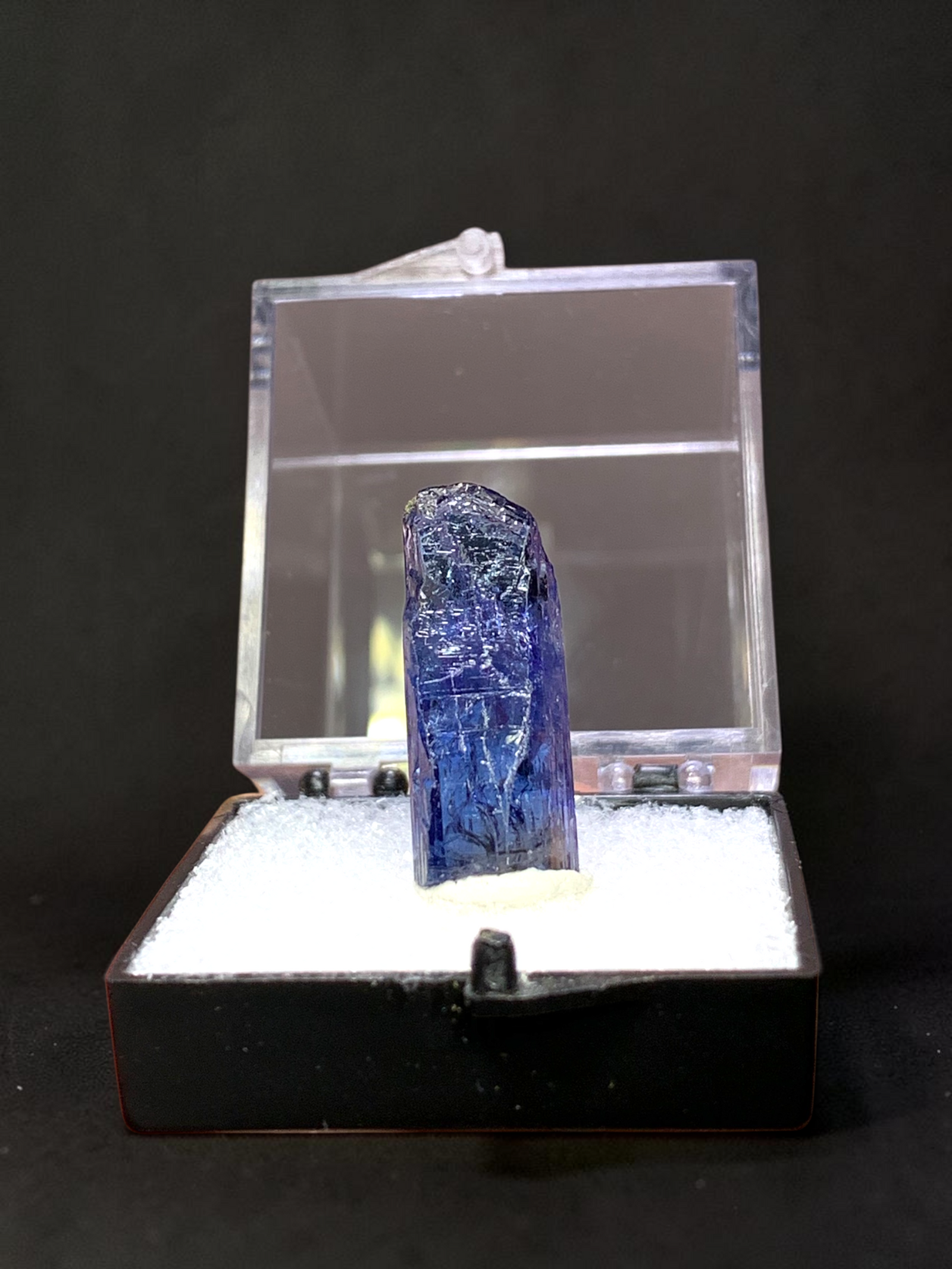 Tanzanite, Merelani Hills, Tanzania