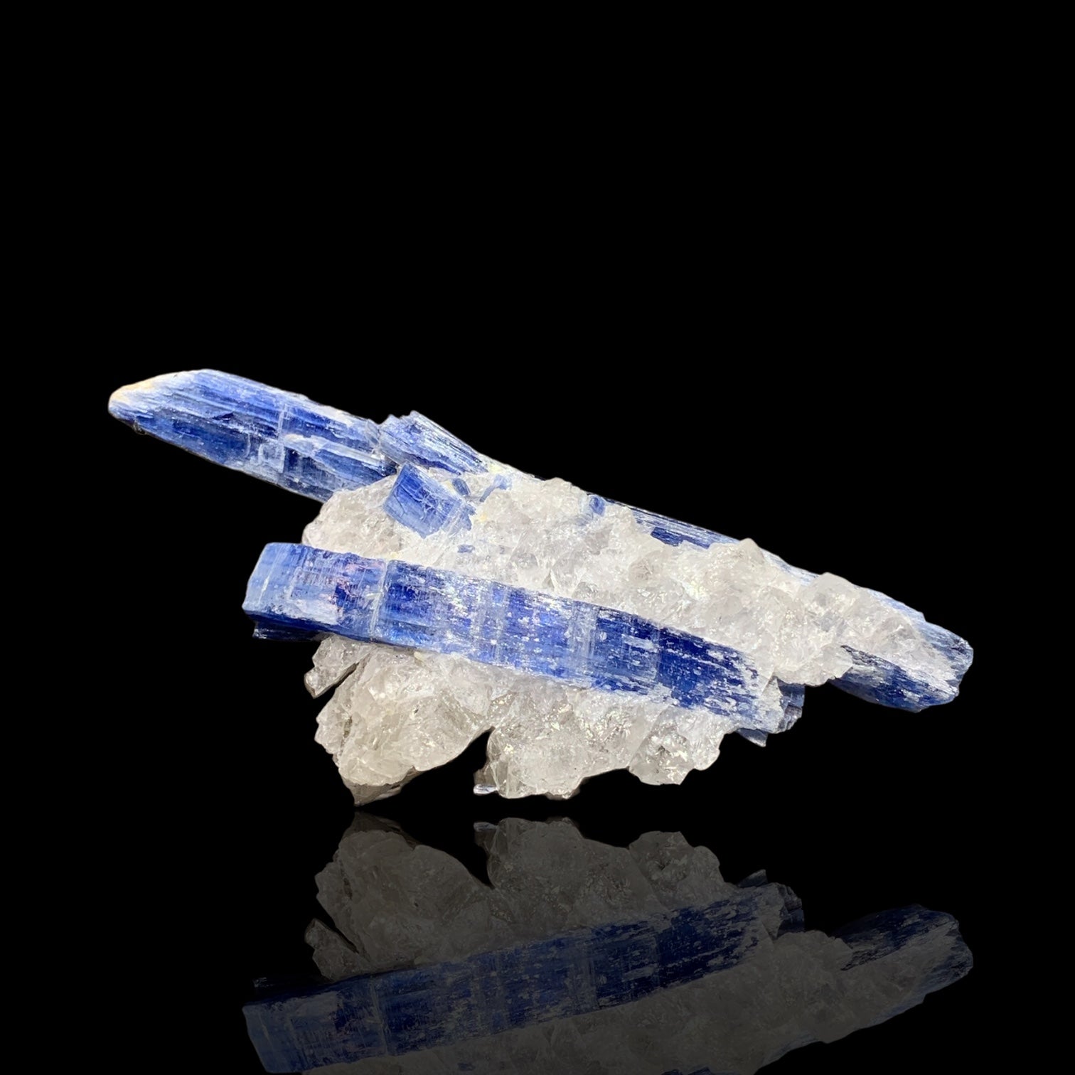 Kyanite, Minas Gerais, Brazil