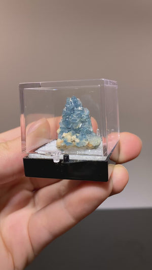 Fluorapatite, Minas Gerais, Brazil