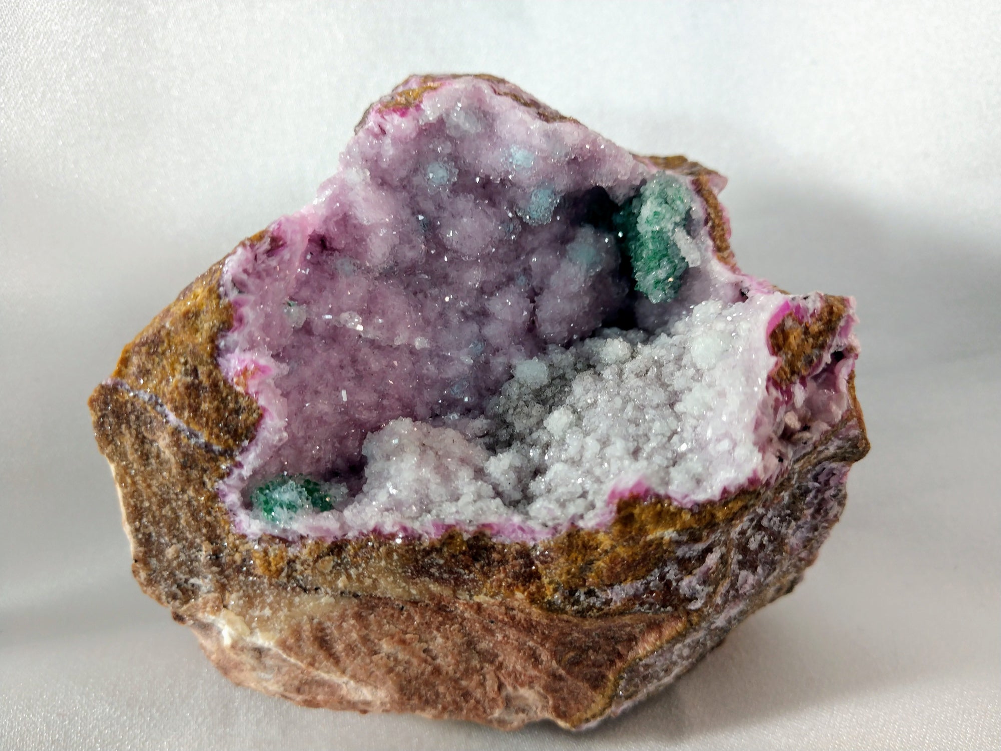 Spherocobaltite with Malachite and Quartz 