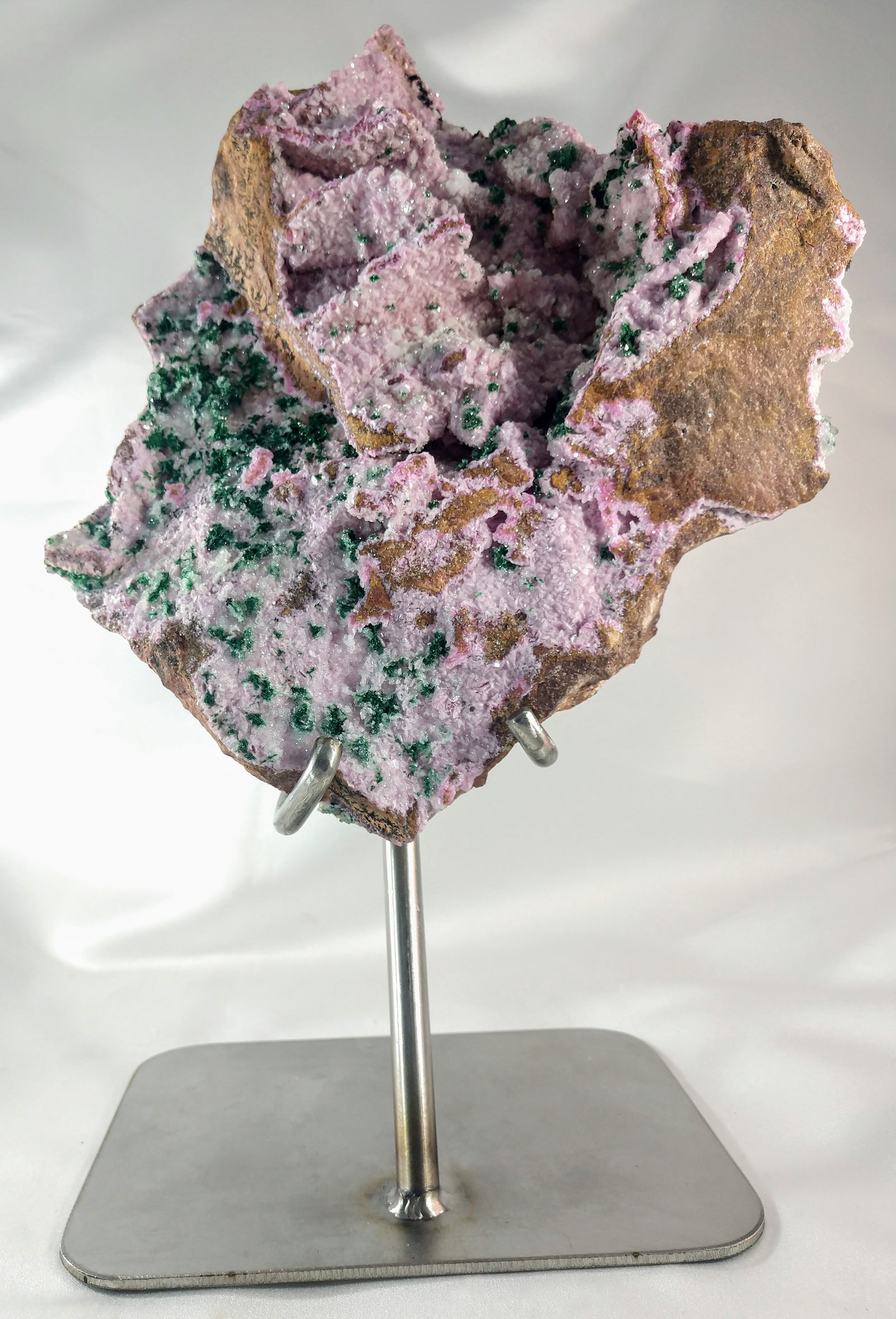Spherocobaltite with Malachite and Quartz