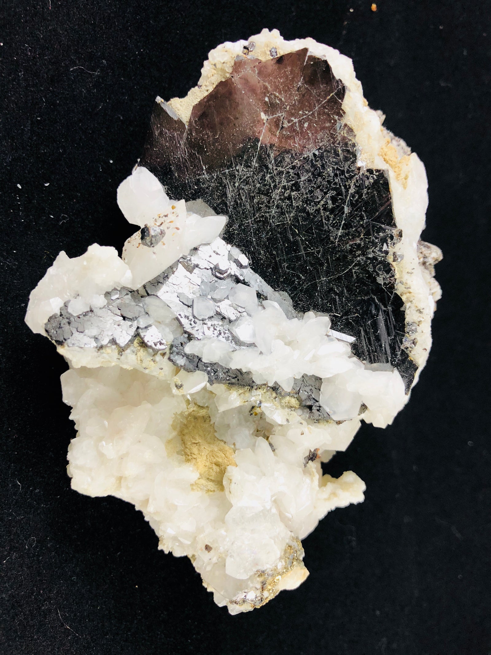 Sphalerite with Calcite